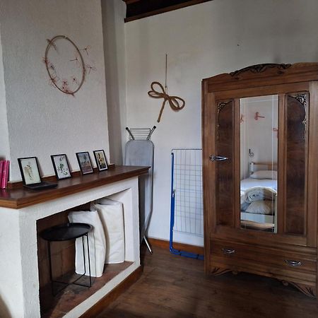 Maison Au Village Du Livre Montolieu Exteriér fotografie