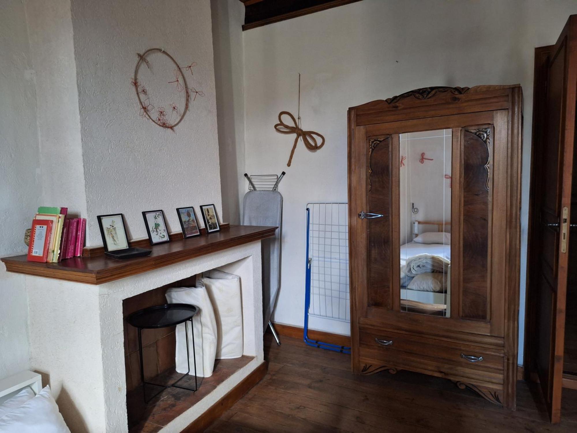 Maison Au Village Du Livre Montolieu Exteriér fotografie